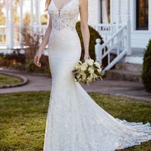 Martina Liana Mermaid Plunge/Low Back Wedding Gown